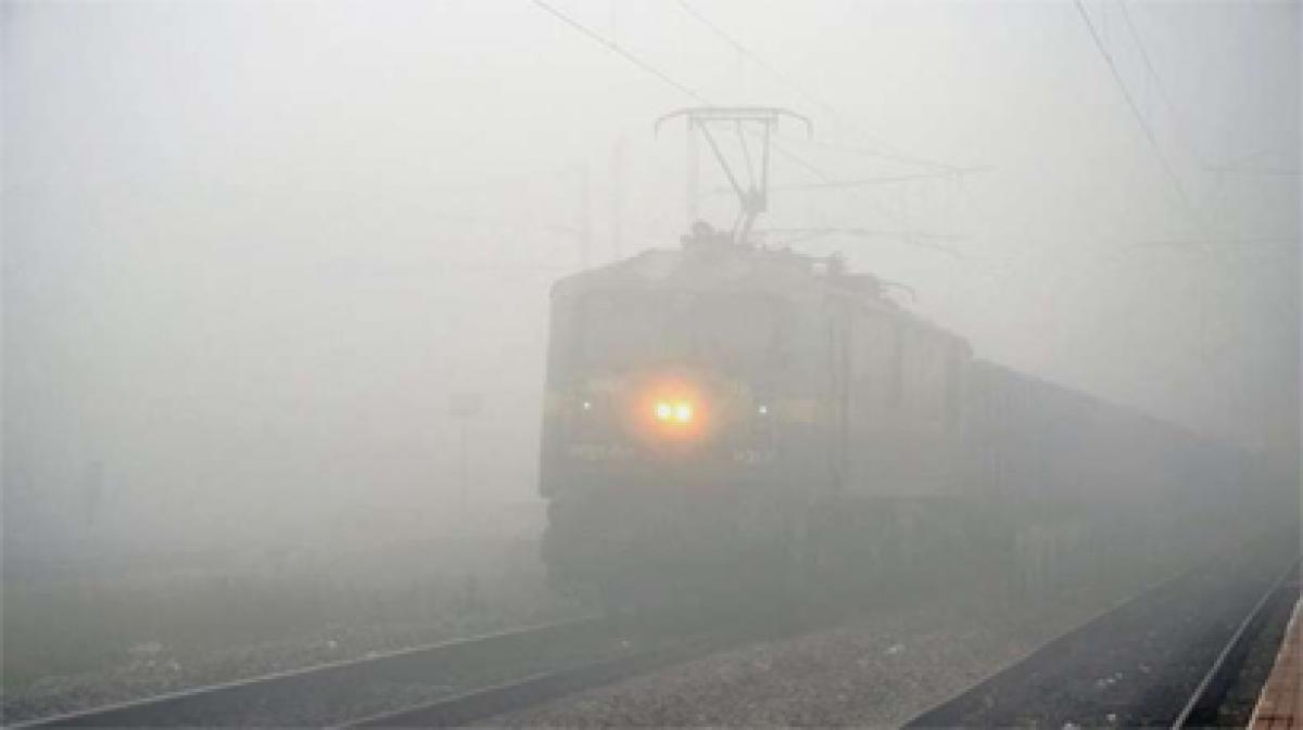 Dense fog in Delhi delayed 20 trains on Sunday